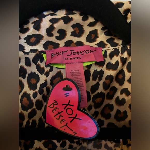 NWT Betsey Johnson Brushed Back Satin Leopard Lime Green Pajama Set Size S - Picture 3 of 12